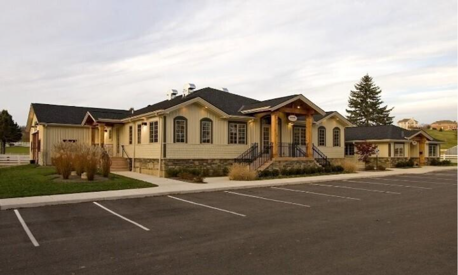 the front of the Lebanon Small Animal Clinic building
